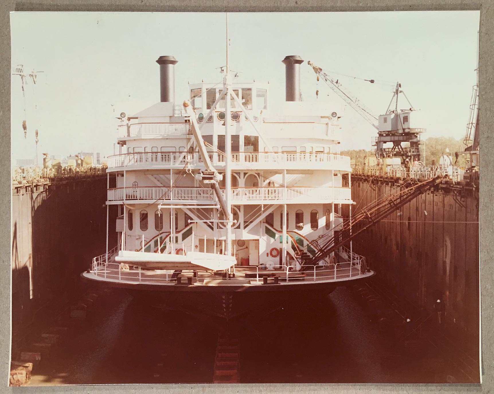 C 1970s 80s Photo Mississippi Queen Paddle Wheel Steamboat Cruiser In Dry Dock Ebay